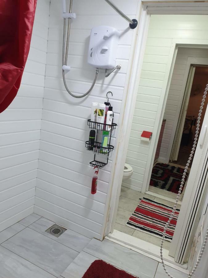 Private Studio Extension With Bathroom And Kitchen Londres Exterior foto